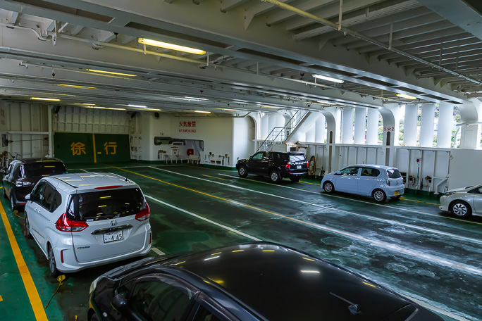 入れ替わりに10台ほどの乗用車が乗船