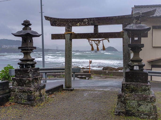 通りがかりに予定外に立ち寄った太海の香指神社