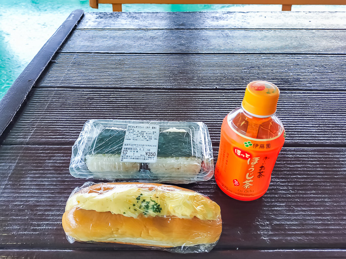 昨日に引き続きこの日も質素な昼食となった