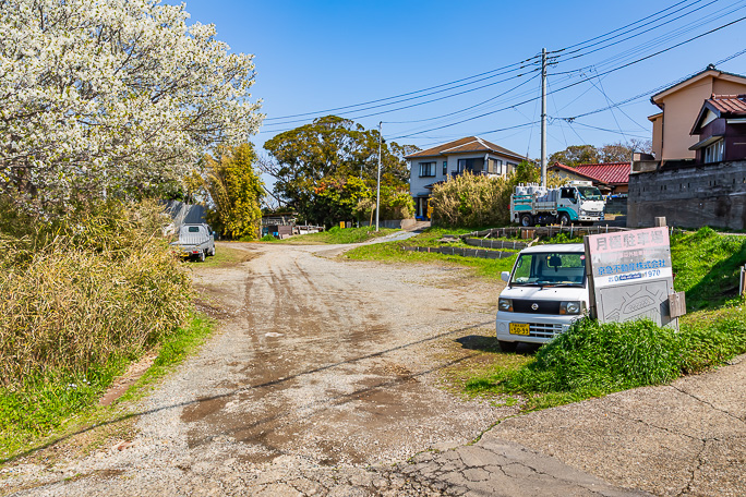 未成線区間の中間駅として計画されていた油壷駅の予定地