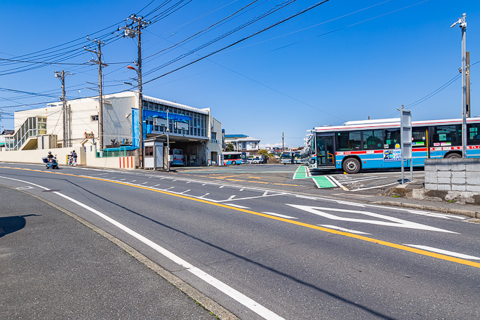 三崎市街地にある京急バスの三崎営業所付近で久里浜線の「ちゃり鉄」を終了