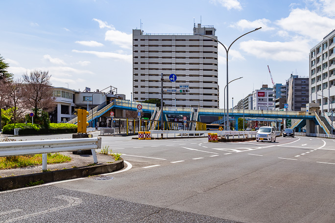 かつて干潟が広がっていたことを思わせる地名の磯子駅