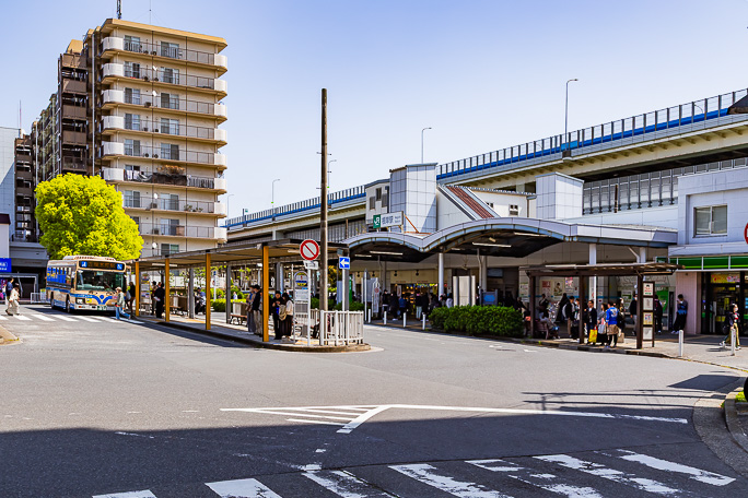 根岸線の路線名の由来となった根岸駅