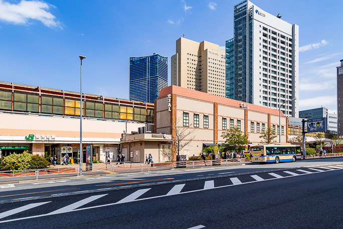 日本の鉄道史の嚆矢に名を刻む桜木町駅