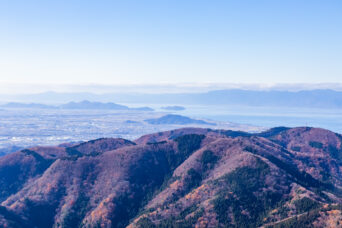 q鈴鹿山地・霊仙山・近江展望台付近から望む琵琶湖方面(滋賀県:2025年11月)