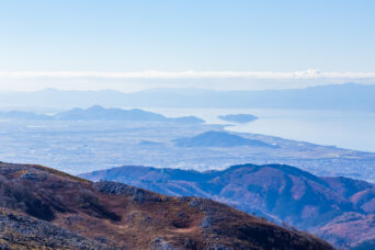 鈴鹿山地・霊仙山・霊仙山最高点から望む琵琶湖方面(滋賀県:2025年11月)