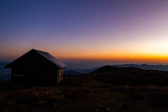 鈴鹿山地・霊仙山・山頂避難小屋(滋賀県:2025年11月)