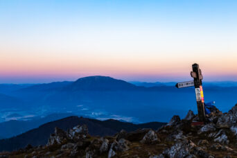 鈴鹿山地・霊仙山・経塚山から望む伊吹山(滋賀県:2025年11月)