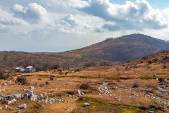 鈴鹿山地・藤原山荘と藤原岳（滋賀県・三重県：2025年12月）
