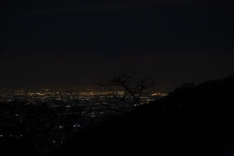 鈴鹿山地・藤原山荘から望む伊勢平野の夜景（滋賀県・三重県：2025年12月）