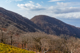 鈴鹿山地・鈴北岳付近から望む鈴ヶ岳(滋賀県・三重県:2025年12月)