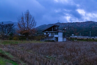 近江鉄道本線・河辺の森駅(滋賀県:2025年12月)