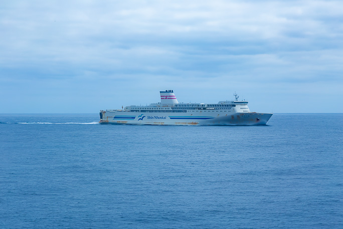 午前10時前の新潟県沖で舞鶴港に向かう僚船の「あかしあ」とすれ違う