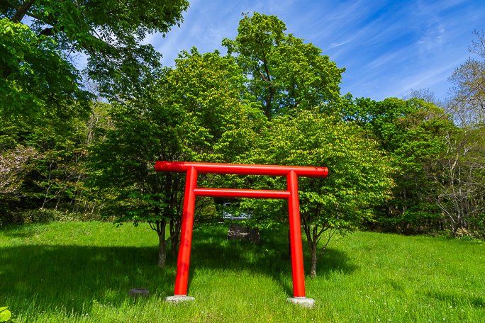 浜益温泉から国道への袋では柏木稲荷神社に立ち寄った