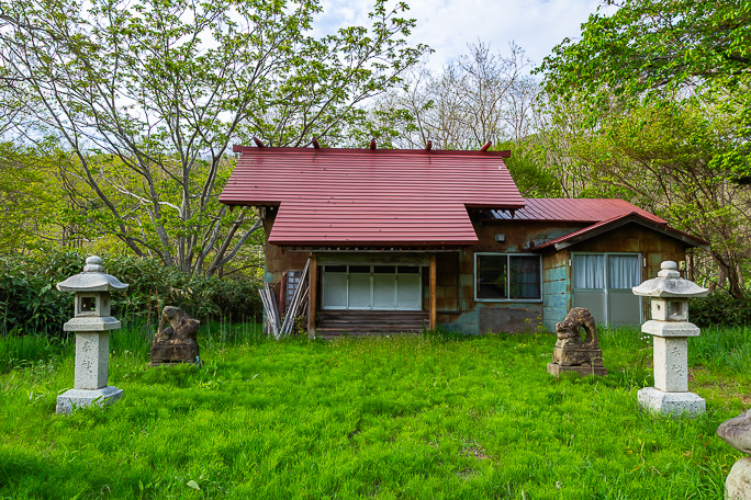 群別地区では群別稲荷神社に参拝