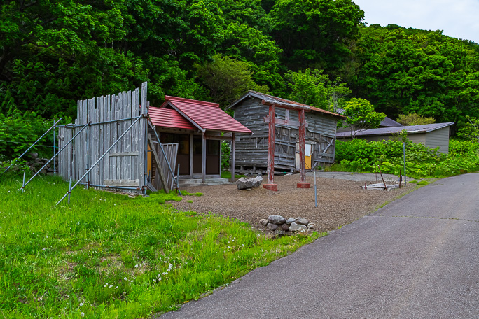 床丹集落の入り口付近には床丹延命地蔵堂が鎮座する