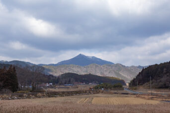 JR山口線・船平山～徳佐間から望む十種ヶ峰（山口県：2026年1月）