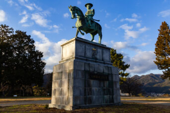 山口・亀山公園・毛利敬親公之像（山口県：2026年1月）