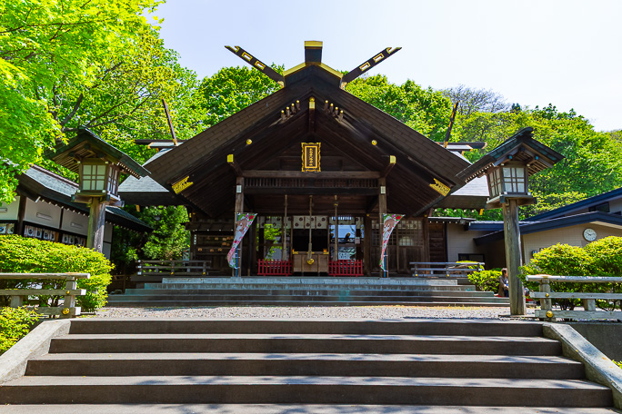 本輪西集落の奥に鎮座する本輪西八幡神社