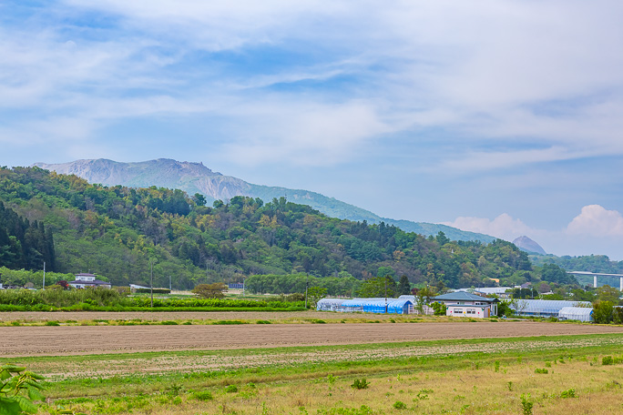長和駅を出た辺りで有珠山や昭和新山を写真に収めた