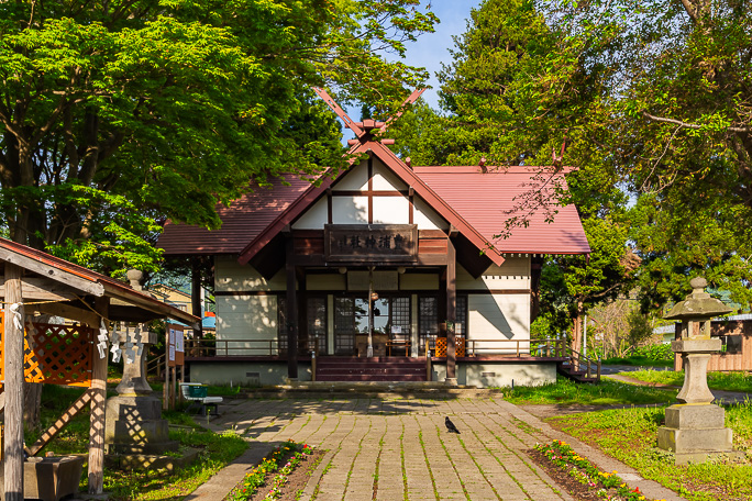 市街地に鎮座する豊浦神社に参拝