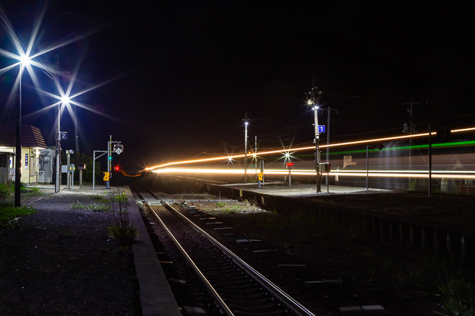 函館方面に向かう最終の上り特急「北斗」を見送って眠りに就いた