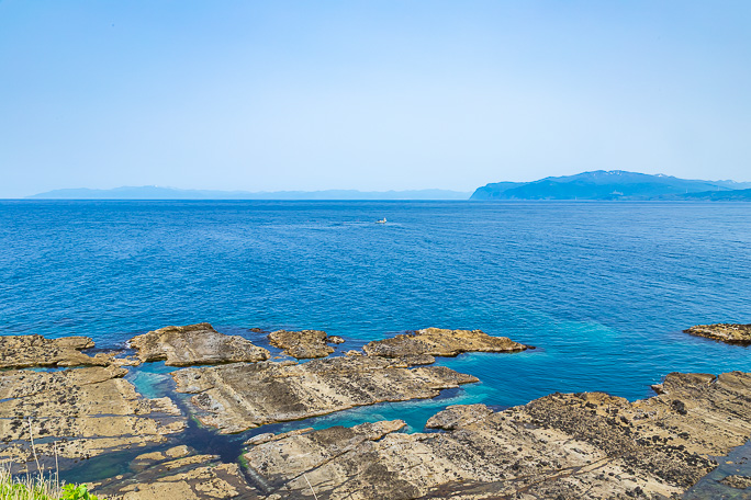 弁慶岬から東には、寿都湾越しに雷電山地や積丹半島まで遠望することが出来た