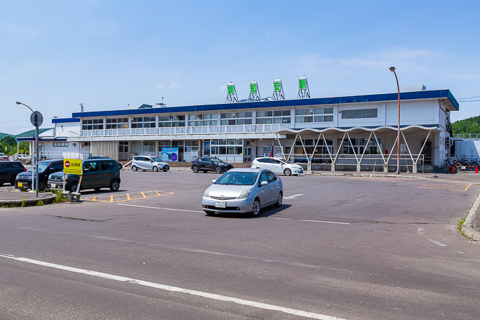 北海道新幹線の新駅建設工事が行われている倶知安駅