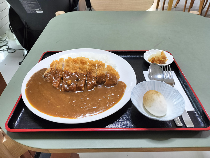 道の駅あかいがわではカツカレーを食べていくことにした