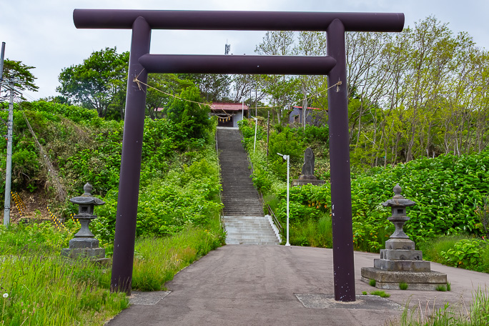 茅沼集落の入り口付近にある恵比須神社を参拝