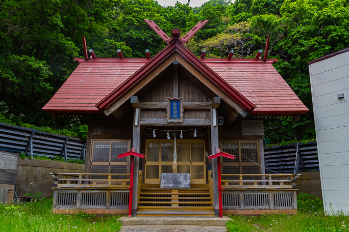 神恵内村の中心地に鎮座する厳島神社に参拝