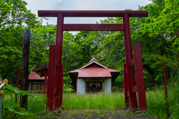 珊内でも稲荷神社に参拝