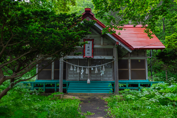 来岸集落にある積丹郡総鎮守の神居神社
