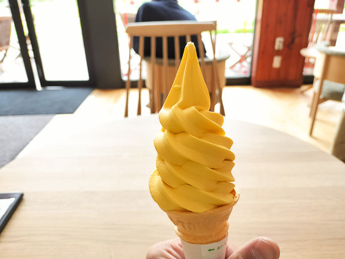 デザートにかぼちゃソフトを注文