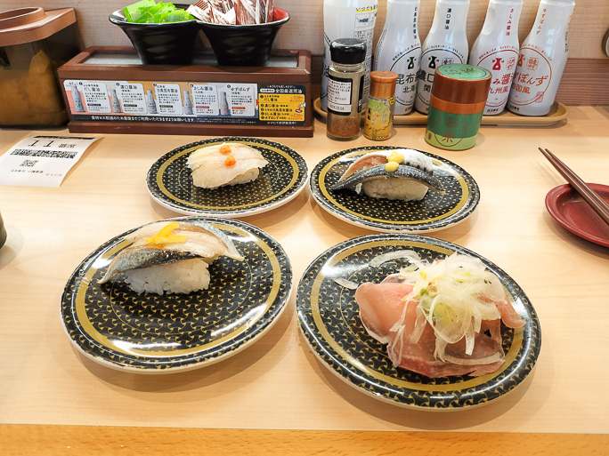 独りはま寿司でお寿司の夕食