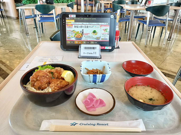 新日本海フェリーでのランチはザンギ丼にした