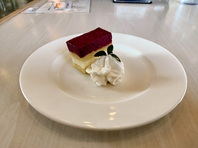 ハスカップのショートケーキも注文