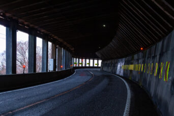 えちごトキめき鉄道日本海ひすいライン・親不知駅付近・旧親不知隧道付近の国道8号線(新潟県:2026年3月)