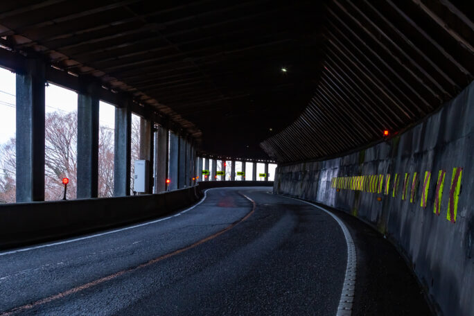 えちごトキめき鉄道日本海ひすいライン・親不知駅付近・旧親不知隧道付近の国道8号線（新潟県：2026年3月）