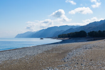 あいの風とやま鉄道鉄道線・越中宮崎駅付近・宮崎海岸(富山県:2026年3月)