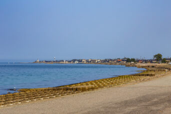 呉東・黒部・生地海岸から望む生地鼻灯台(富山県:2026年3月)