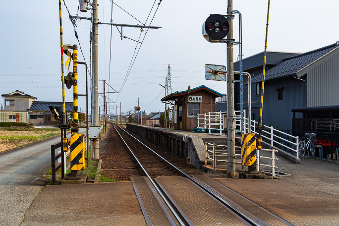 立山鉄道時代の西加積駅は現在の西加積駅とは車道反対側にあったようだ