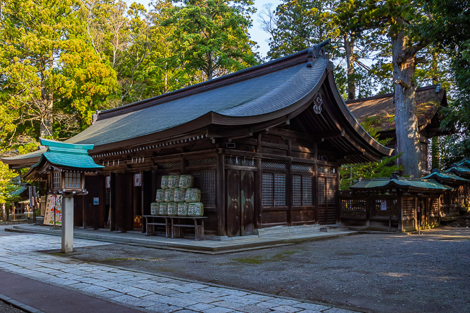 雄山神社前立社壇の拝殿で一日の無事を祈願した