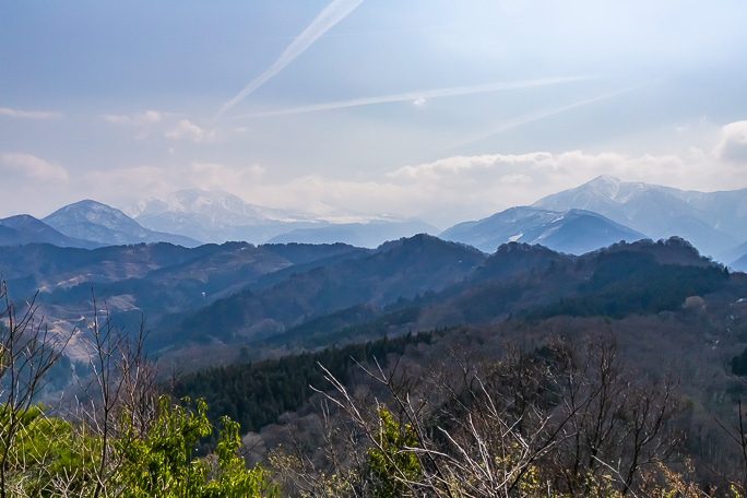 鍬崎山から立山連峰、大日岳、剱岳にかけての展望