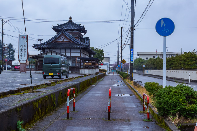 旧駅舎が残る井波駅跡