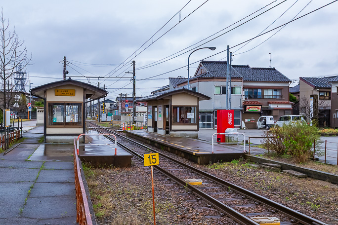 複数回の改称を経て現駅名となった第一イン新湊クロスベイ前駅