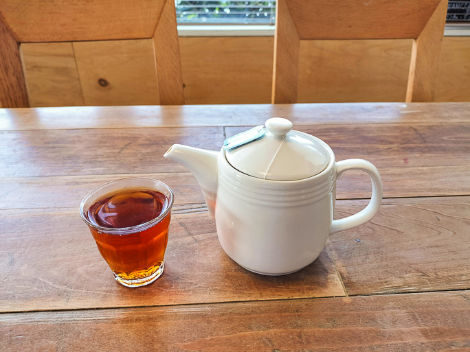 自転車の旅の途中だと分かると紅茶をサービスして下さった
