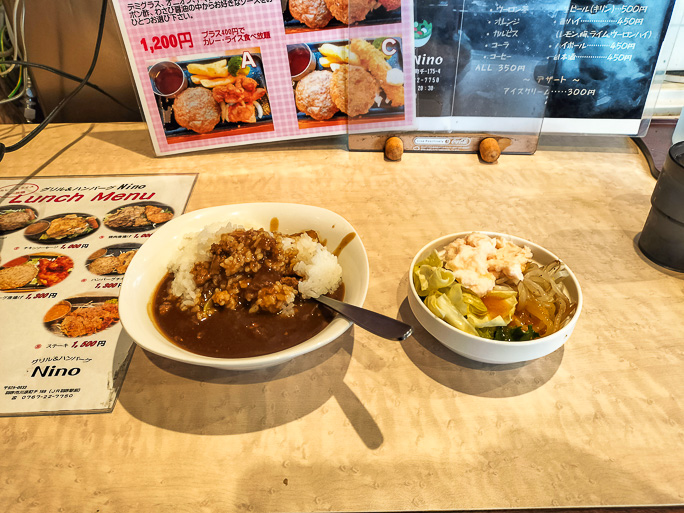 羽咋駅前のグリル＆ハンバーグNINOで昼食とした