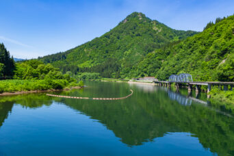 JR只見線・会津塩沢～会津蒲生間・只見川と第八只見川橋梁・蒲生岳（福島県：2026年6月）
