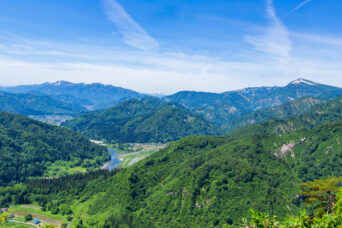 会津・只見・蒲生岳から望む只見川・浅草岳と毛猛山・猿倉山（福島県：2026年6月）